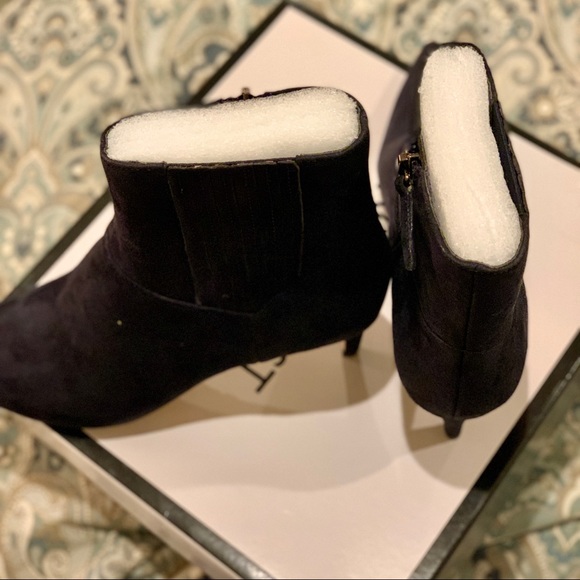 Nine West Shelbold Pointy Toe Booties - Picture 5 of 7